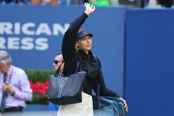 Until next time: Maria Sharapova waves to the crowd before walking off the court after losing her fourth-round match at the 2017 U.S. Open. | Photo: Richard Heathcote/Getty Images