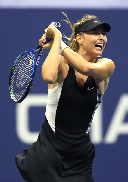 Both players were not at their best but Sharapova managed to take the first set 6-3 | Photo: Matthew Stockman/Getty Images North America