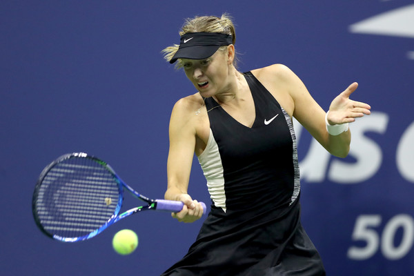 Sharapova struggled to deal with a left forearm issue at the US Open but still reached the second week | Photo: Matthew Stockman/Getty Images North America