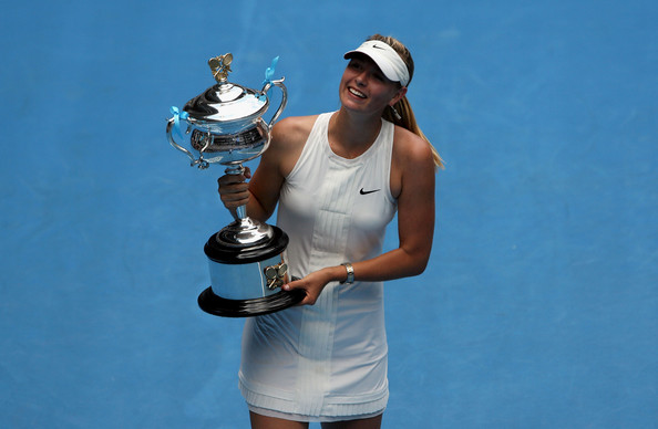 Maria Sharapova with her first and only Australian Open title | Photo: Ezra Shaw/Getty Images Sport