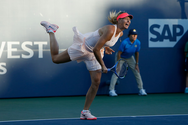 Maria Sharapova hits a serve during her first-round match at the 2017 Bank of the West Classic. | Photo: Lachlan Cunningham/Getty Images