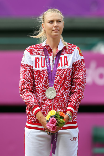 Maria Sharapova with her Silver Medal from London | Photo: Clive Brunskill/Getty Images Europe