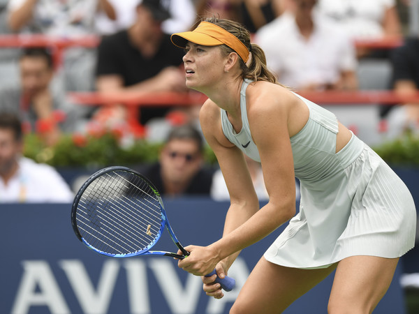 Maria Sharapova was playing with fire during the match — on several occasions, she hit the serve just before the shot clock hit zero | Photo: Minas Panagiotakis/Getty Images North America