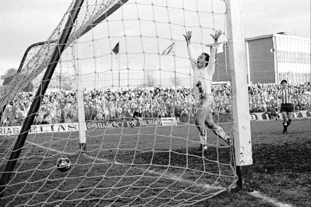 Marianín celebra un gol en la década de los 70. | Foto: Cultural Leonesa.
