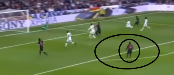 Matuidi incorporándose en segunda línea durante el choque en el Bernabéu