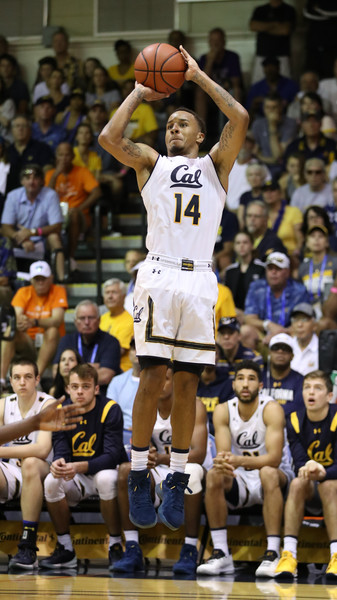 Coleman shoots during the first half in Maui/Photo: Darryl Oumi/Getty Images