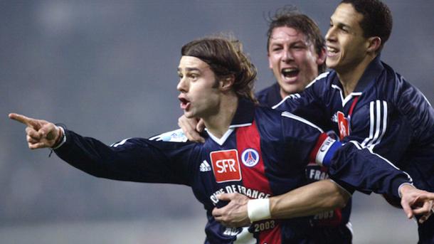Pochettino como jugador del PSG junto a Heinze. Foto: L'Equipe
