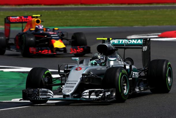 Max Verstappen y Nico Rosberg en el GP de Gran Bretaña | Fuente: Getty Images