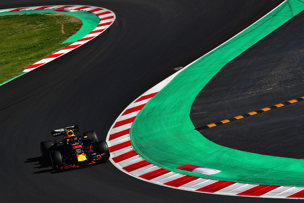 Max Verstappen con el Red Bull en el Circuit. Fuente: Getty Imges