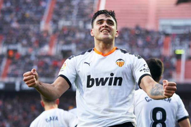 Maxi Gómez celebrando un gol   //  Fuente: Getty Images