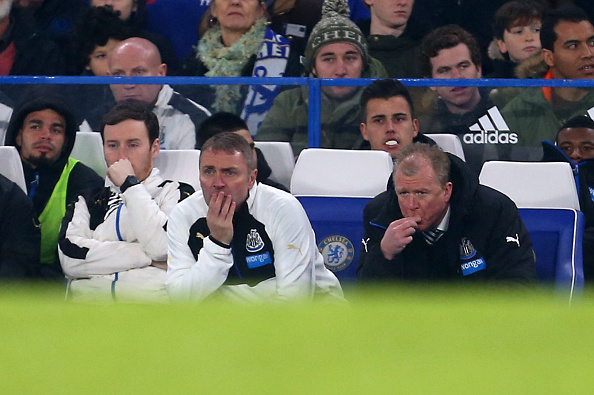 Newcastle manager Steve McClaren and assistant manager Paul Simpson look on at Stamford Bridge. (Getty)