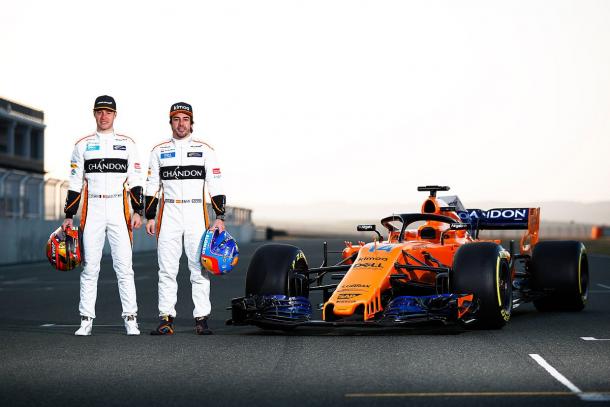 Vandoorne (esq.) e Alonso (dir.) formam a dupla do time de Woking (Foto: Divulgação/McLaren)