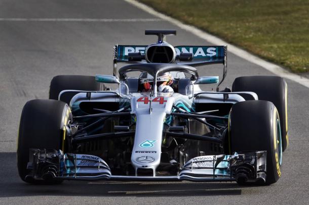 Hamilton levou o novo carro para a pista em Silverstone (Foto: Divulgação/Mercedes AMG F1)