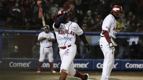 Festejo cachanilla. | Foto: Liga Mexicana del Pacifico