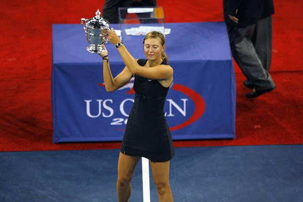 Maria Sharapova with the US Open title back in 2006 (Getty/Mike Ehrmann)