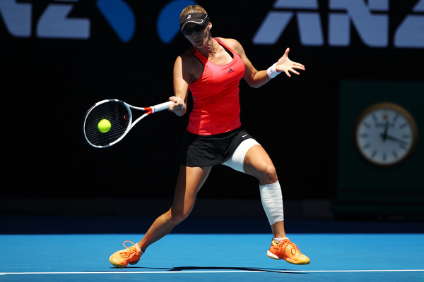 Mirjana Lucic-Baroni in action during the thriller against Karolina Pliskova in Rod Laver Arena | Photo: Clive Brunskill/Getty Images AsiaPac