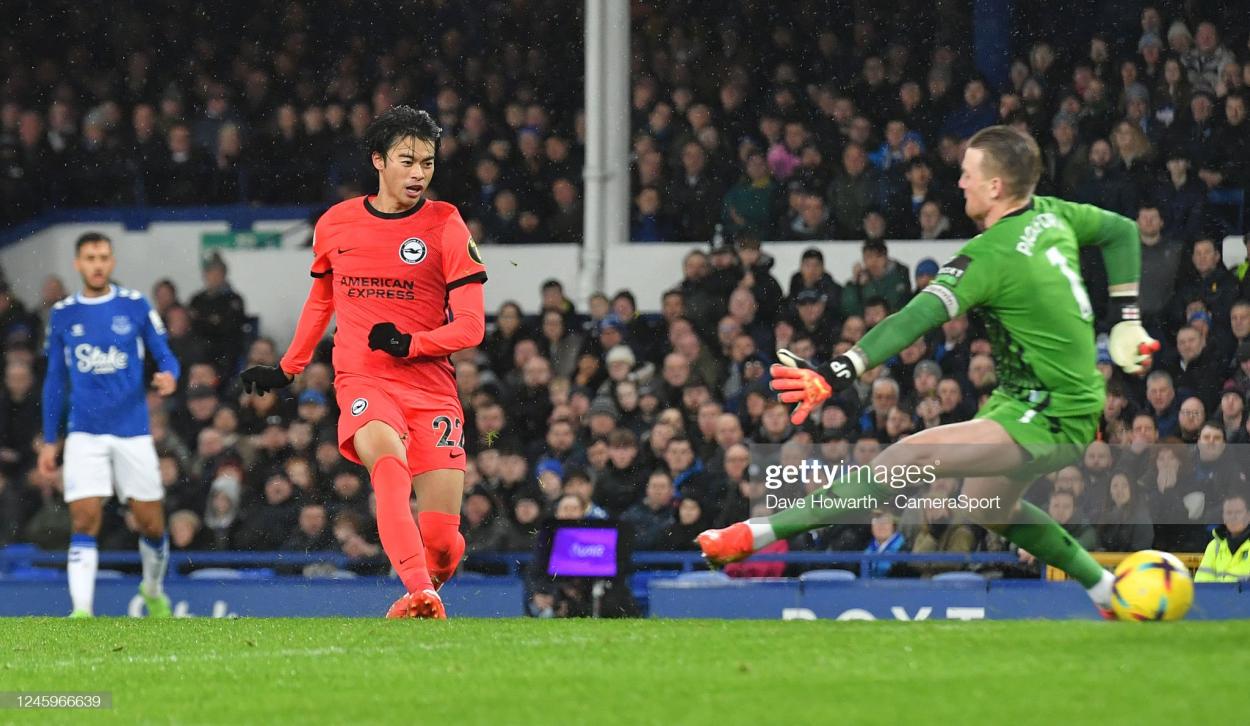 Kaoru Mitoma scoring against Everton (Photo by Dave Howarth/ via Getty Images)
