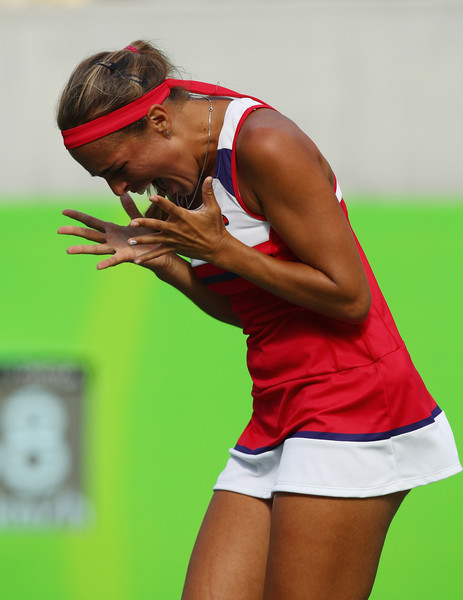 Monica Puig celebrates after defeating Petra Kvitova in the semifinals of the women’s singles event at the Rio 2016 Olympic Games. | Photo: Clive Brunskill/Getty Images