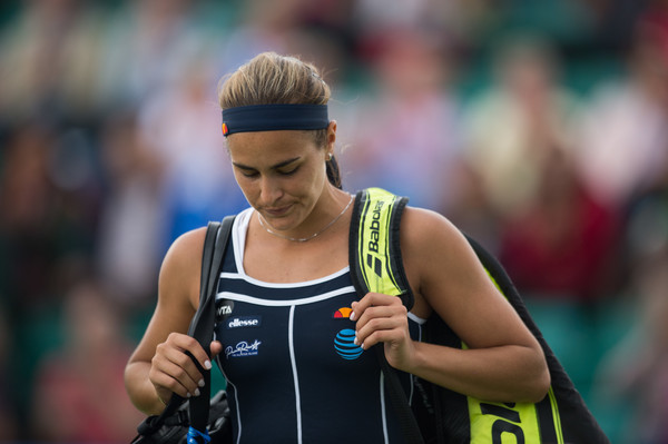 A dejected Monica Puig walks off the court after losing to Karolina Pliskova in the semifinals of the 2016 Aegon Open Nottingham. | Photo: Jon Buckle/Getty Images