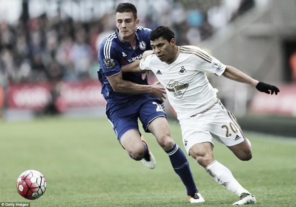 Jefferson Montero battling with young defender Matt Miazga in Swansea's 1-0 win over  Chelsea | Getty Images 