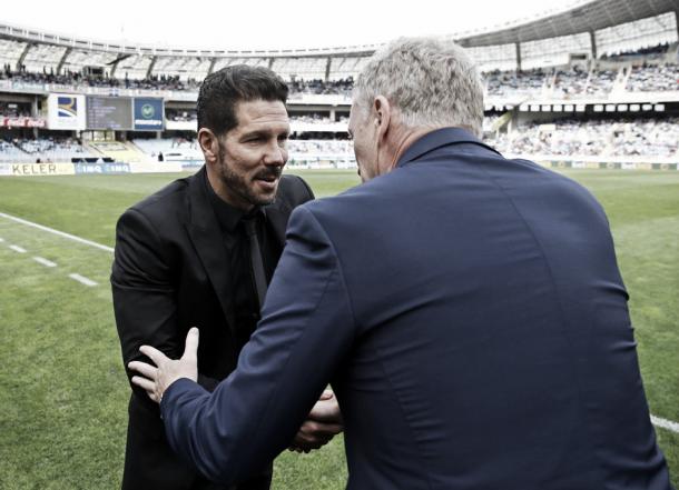 Simeone saluda a Moyes en Anoeta / Foto: Ángel Gutiérrez - Atlético de Madrid