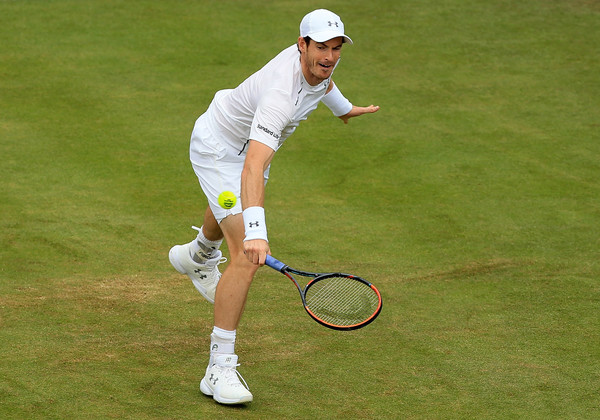 Andy Murray slices a backhand during an early round match at the Queen's Club. Photo: Getty Images