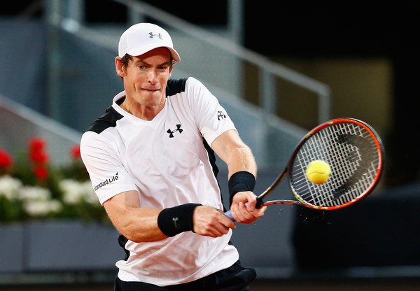 Andy Murray hits a backhand during his quarterfinal win. Photo: Julian Finney/Getty Images