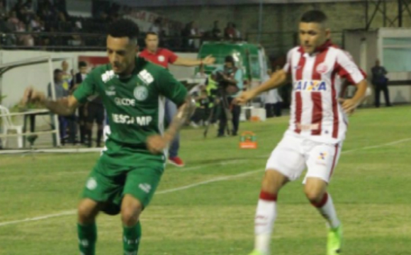 Náutico é mais eficaz e sai em vantagem no intervalo (Foto: Divulgação/Guarani)