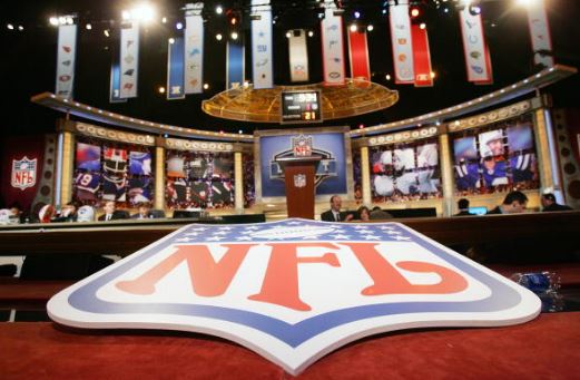 The New York Giants will lose placement in the fourth-round of the 2017 NFL Draft | Source: Chris Trotman - Getty Images