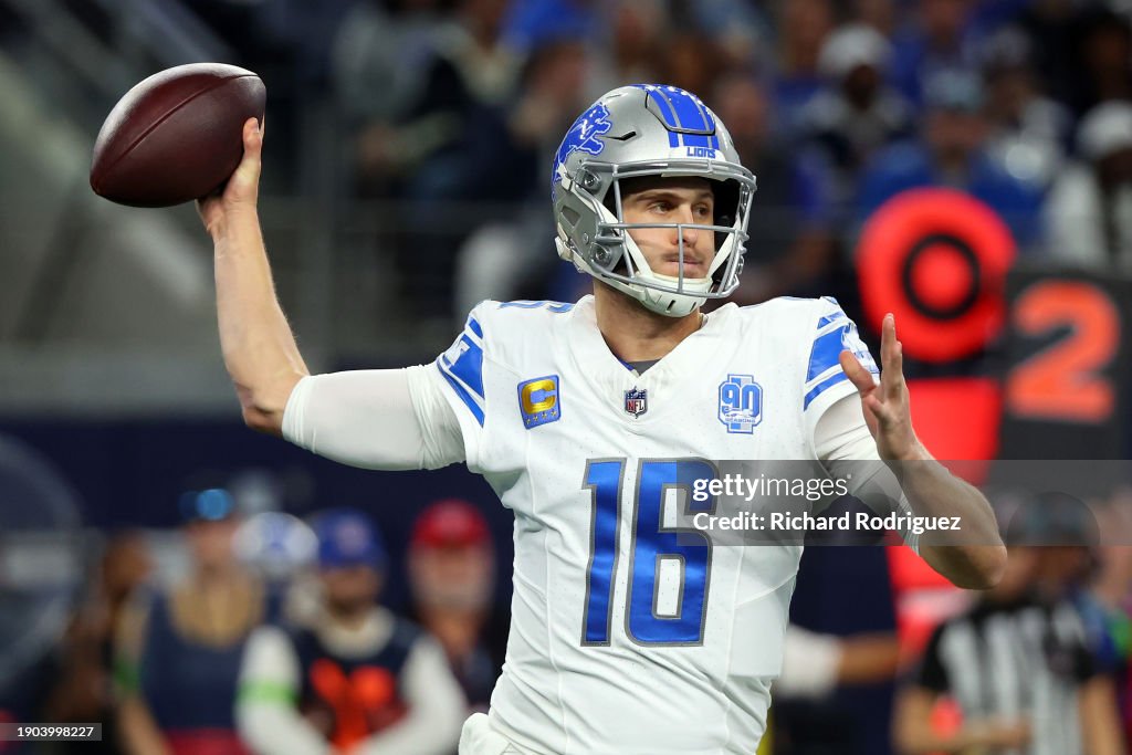 Quarterback <strong><a  data-cke-saved-href='https://www.vavel.com/en-us/nfl/2021/01/16/1055345-los-angeles-rams-at-green-bay-packers-divisional-roundpreview.html' href='https://www.vavel.com/en-us/nfl/2021/01/16/1055345-los-angeles-rams-at-green-bay-packers-divisional-roundpreview.html'>Jared Goff</a></strong> #16 of the <strong><a  data-cke-saved-href='https://www.vavel.com/en-us/nfl/2023/11/23/1163974-nfl-detroit-lions-22-29-green-bay-packers-report.html' href='https://www.vavel.com/en-us/nfl/2023/11/23/1163974-nfl-detroit-lions-22-29-green-bay-packers-report.html'>Detroit Lions</a></strong> throws a pass during a game against the <strong><a  data-cke-saved-href='https://www.vavel.com/en-us/nfl/2023/11/24/1163992-daron-bland-shines-in-cowboys-thanksgiving-triumph-setting-new-nfl-record.html' href='https://www.vavel.com/en-us/nfl/2023/11/24/1163992-daron-bland-shines-in-cowboys-thanksgiving-triumph-setting-new-nfl-record.html'>Dallas Cowboys</a></strong> at AT&T Stadium on December 30, 2023 in Arlington, Texas. (Photo by Richard Rodriguez/Getty Images)