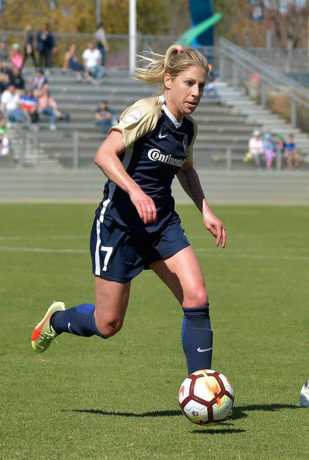 McCall Zerboni's presence in the midfield has helped the Courage stay undefeated through six weeks of the 2018 NWSL Season. | Photo: Grant Halverson - isiphotos.com