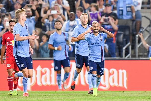 Moralez celebra un gol ante RBNY (prosoccerusa.com)