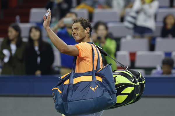 Rafael Nadal waves to the crowd in Shanghai as he leaves the court for the final time in 2016. Photo: Lintao Zhang/Getty Images