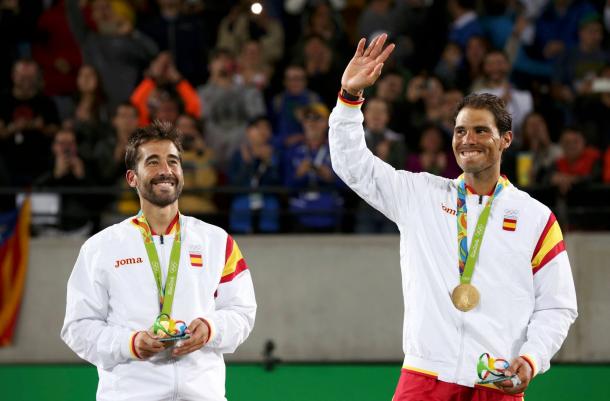 Marc López y Rafel Nadal, con sus medallas Olímpicas de oro. | Foto: JJOO Río 2016