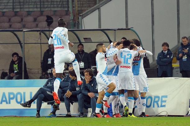Los jugadores partenopeos celebran uno de los tres goles anotados | Foto: SSC Napoli