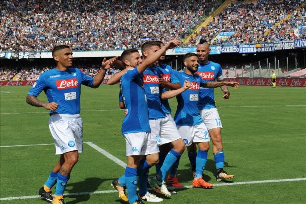 Varios jugadores del Napoli celebran una de las victorias en San Paolo | Fuente: SSC Napoli
