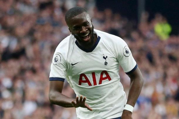 Ndombélé celebrando un gol con los Spurs | Premier League