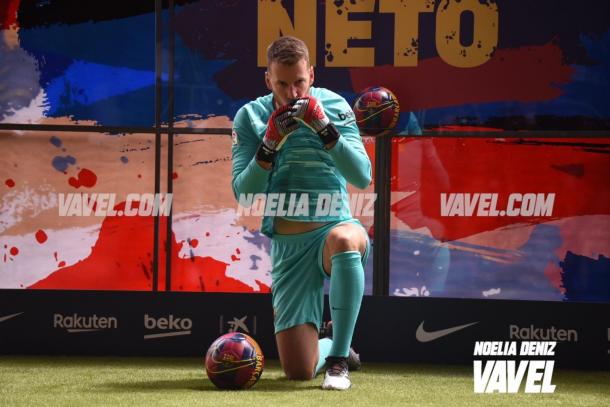 Neto, durante su presentación en el Camp Nou | Foto: Noelia Déniz - VAVEL