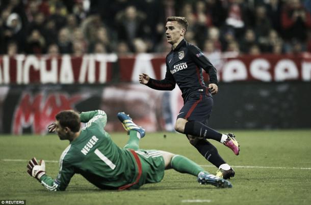 Above; Antoine Griezmann slotting past Manuel Neur in Atletico Madrid's 2-1 defeat to Bayern Munich | Photo: Reuters