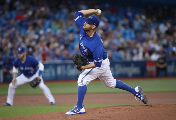 Fresh off signing a one-year extension with the Blue Jays, Marco Estrada had another impressive outing at Rogers Centre, giving up just one run on three hits over seven innings. | Photo: Tom Szczerbowski/Getty Images