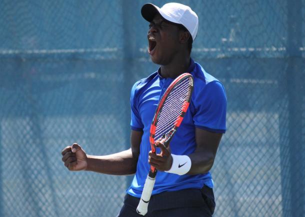 Nicaise Muamba celebrates after defeating Jack Mingjie Lin in the final of the 2016 U18 Rogers Junior National Championships. | Photo: Max Gao