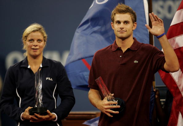 Kim Clijsters and Andy Roddick receiving prizes for winning the US Open series in 2005 (Getty/Nick)