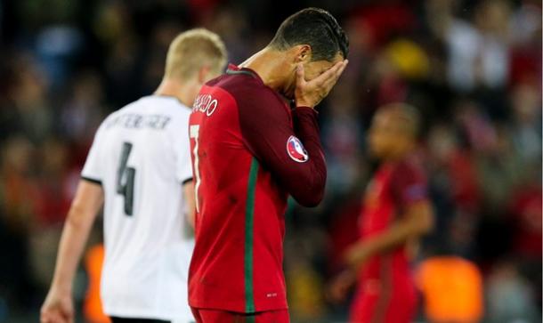 Cristiano Ronaldo se lamenta tras fallar el penalti ante Austria | Foto: Líbero