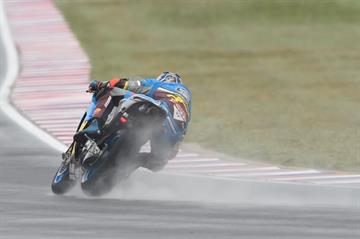 Rain proved hazardous and dangerous at the Assen GP - www.crash.net