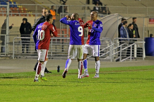 Contra o Paraná, Goiás chegou a oito jogos sem vencer na Série B (Foto: Divulgação/Paraná Clube