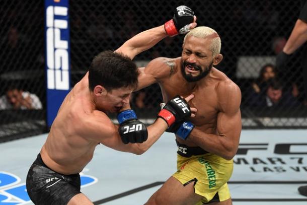 Nocaute de deiveson na primeira luta contra Benavidez (Foto: Reprodução/UFC)