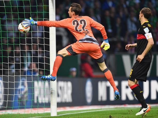 Tyton is powerless to prevent Barba's deflection from finding the back of the net. | Image source: kicker - Getty Images