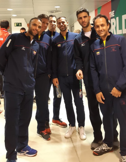 Una de las últimas postales de Pablo González como capitán del equipo colombiano de Copa Davis. Imagen: @Fedecoltenis