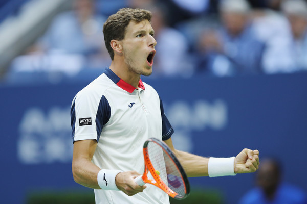 Pablo Carreno Busta celebrates winning the first set | Photo: Elsa/Getty Images North America