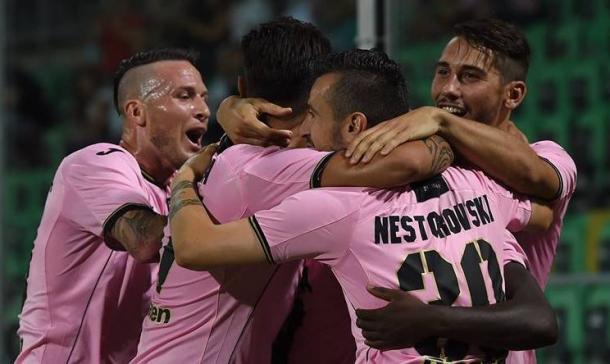 L'esultanza dei giocatori del Palermo dopo un gol | Urbanpost.it